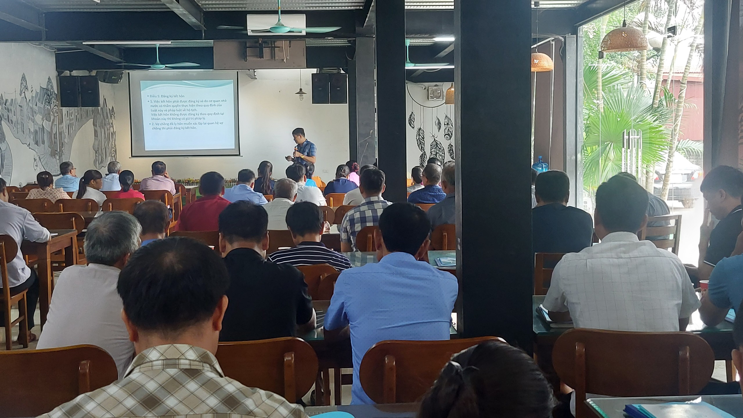 Tập huấn tuyên truyền giảm thiểu tình trạng tảo hôn và hôn nhân cận huyết thống trong vùng đồng...