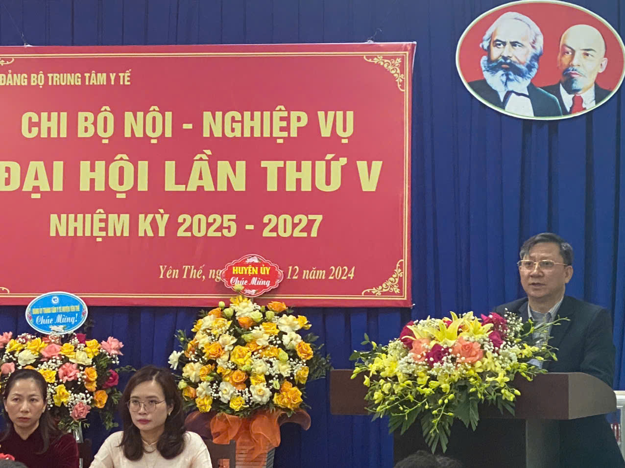 Đại hội chi bộ điểm