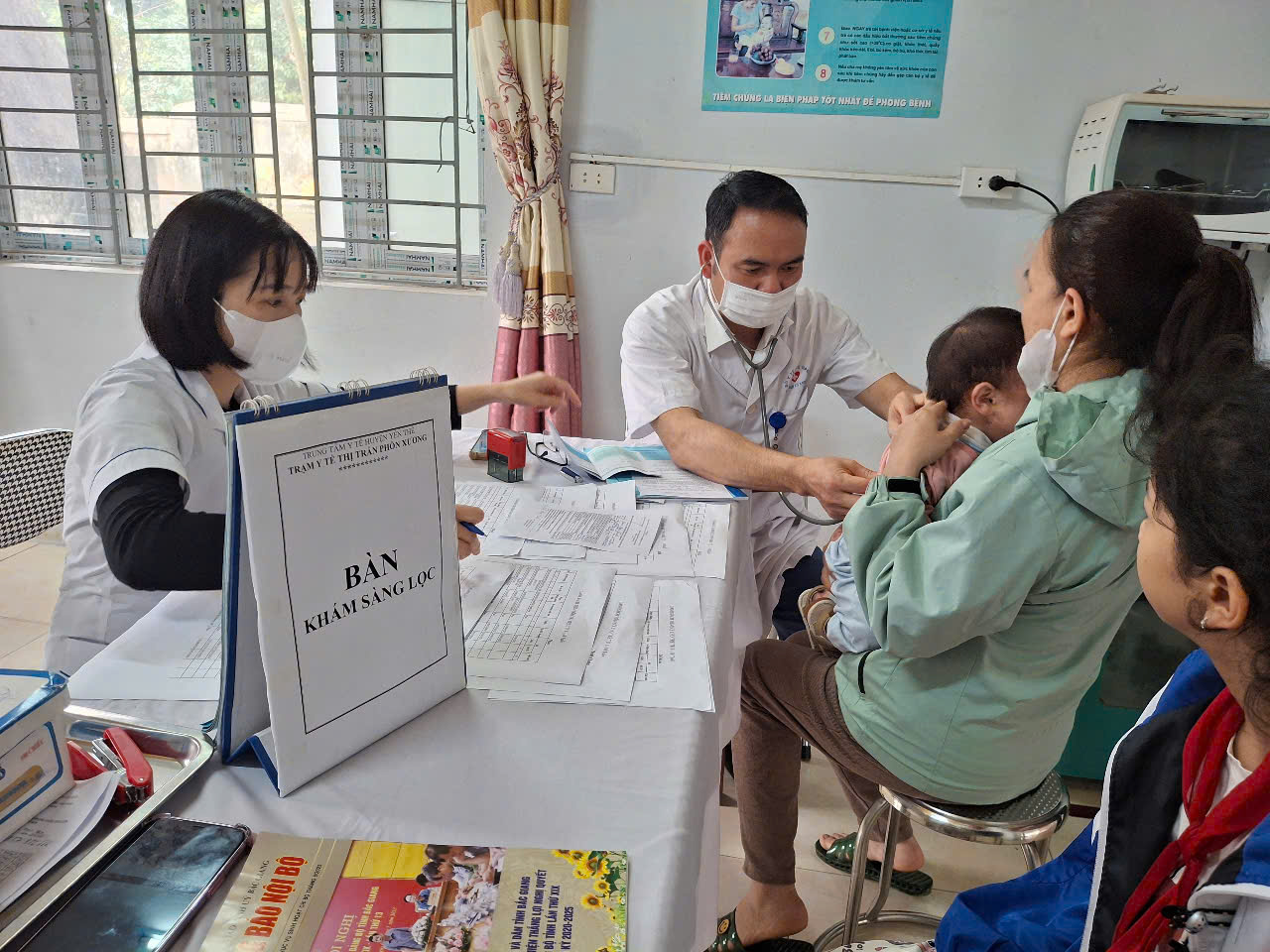 Yên Thế hoàn thành Chiến dịch tiêm chủng vắc xin phòng, chống dịch Sởi trên địa bàn huyện năm 2025