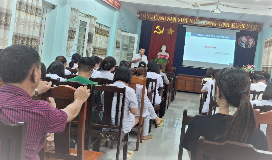 Trung tâm Y tế Yên Thế tập huấn chẩn đoán, điều trị, giám sát và dự phòng bệnh Sởi