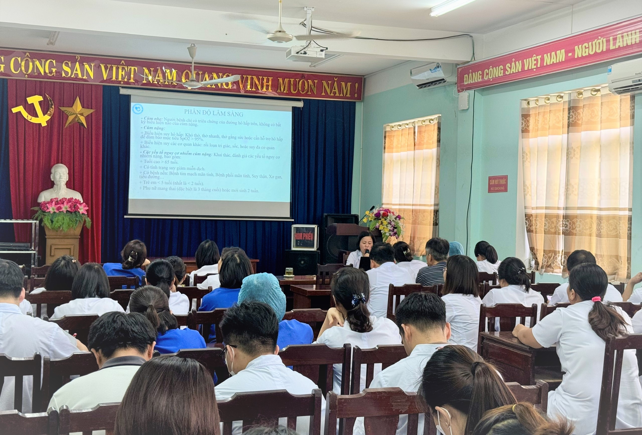 Trung tâm Y tế Yên Thế tập huấn Nghị định số 188/2025/NĐ-CP ngày 01/7/2025 của Chính phủ và Quyết định số 1840/QĐ-BYT ngày 03/6/2025 của Bộ Y tế.