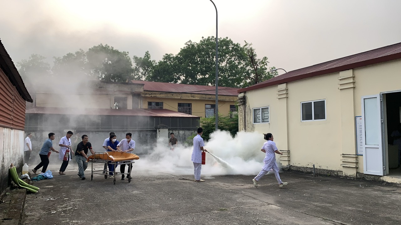 BVĐK YÊN THẾ DIỄN TẬP PHÒNG NGỪA, ỨNG PHÓ SỰ CỐ CHẤT THẢI